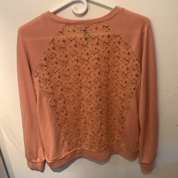 Beautiful Forever 21 Peach Crewneck with stylish lace back SZ Medium - Picture 2 of 5